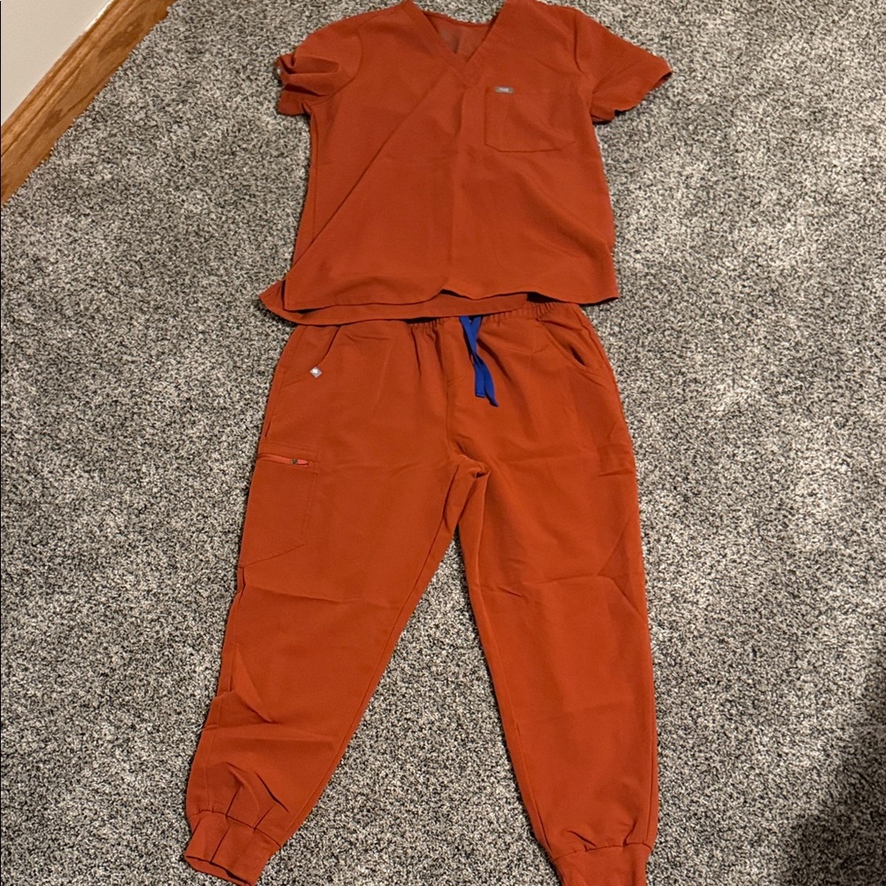 Figs Women's Scrub Set in Rust Orange